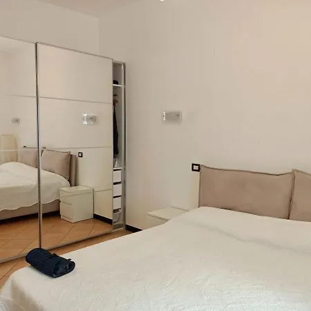 Fantastic In Center *