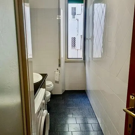 Fantastic In Center *